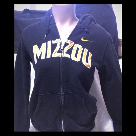 Nike Tops - Women's size Medium NIKE full zip MIZZOU hoodie